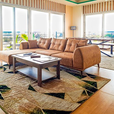 Chambres Meublees Avenue Cheikh Anta Diop ダカール エクステリア 写真