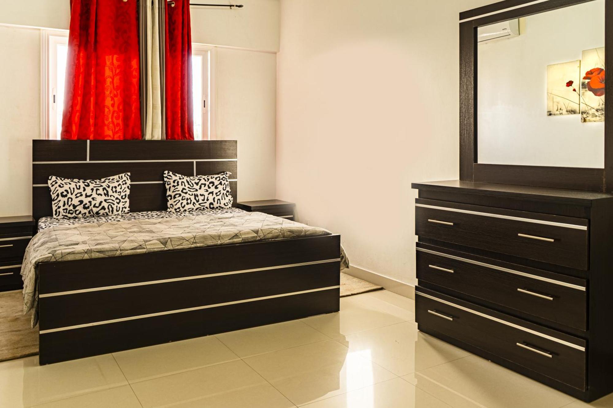 Chambres Meublees Avenue Cheikh Anta Diop ダカール エクステリア 写真