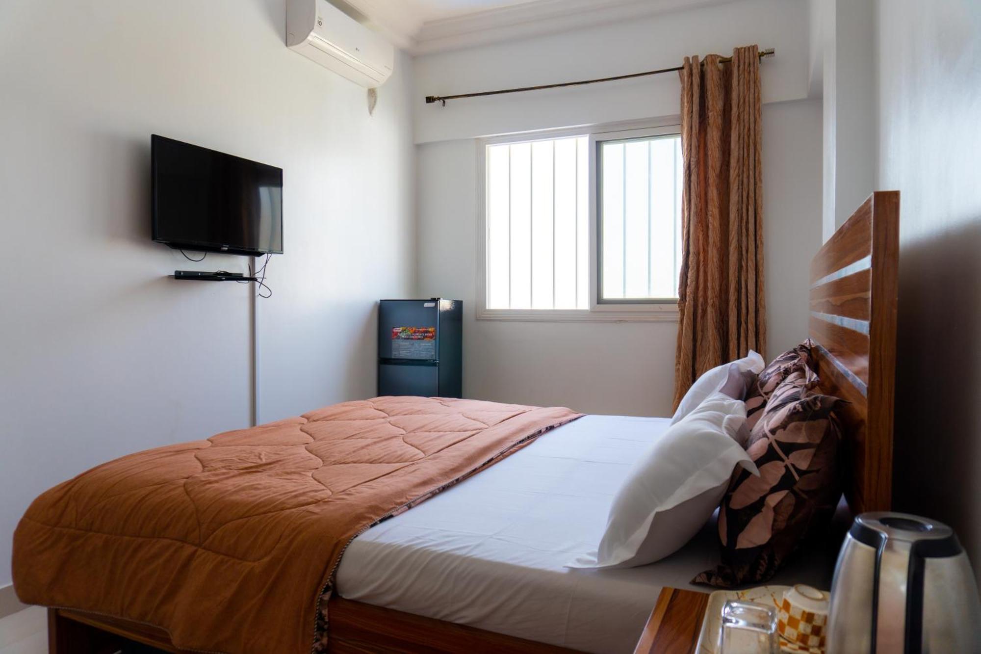 Chambres Meublees Avenue Cheikh Anta Diop ダカール エクステリア 写真